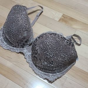 SOLD- Natori 36DDD Feathers Contour Plunge Bra NWT